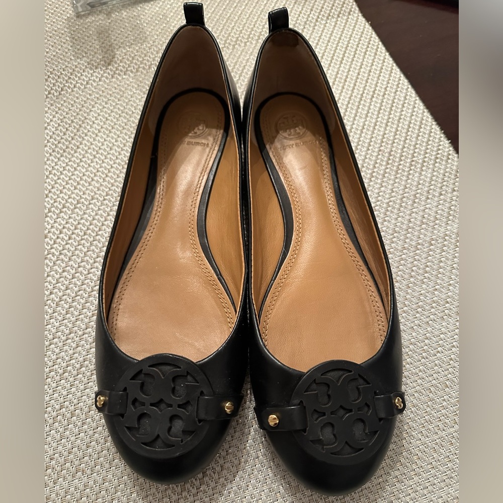 Great Condition Tory Burch Gabriel Flats Shoes Size 9.5